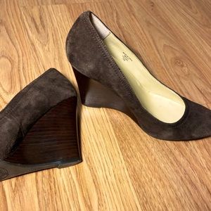 Max Studio Suede Wedge Heels Size 7